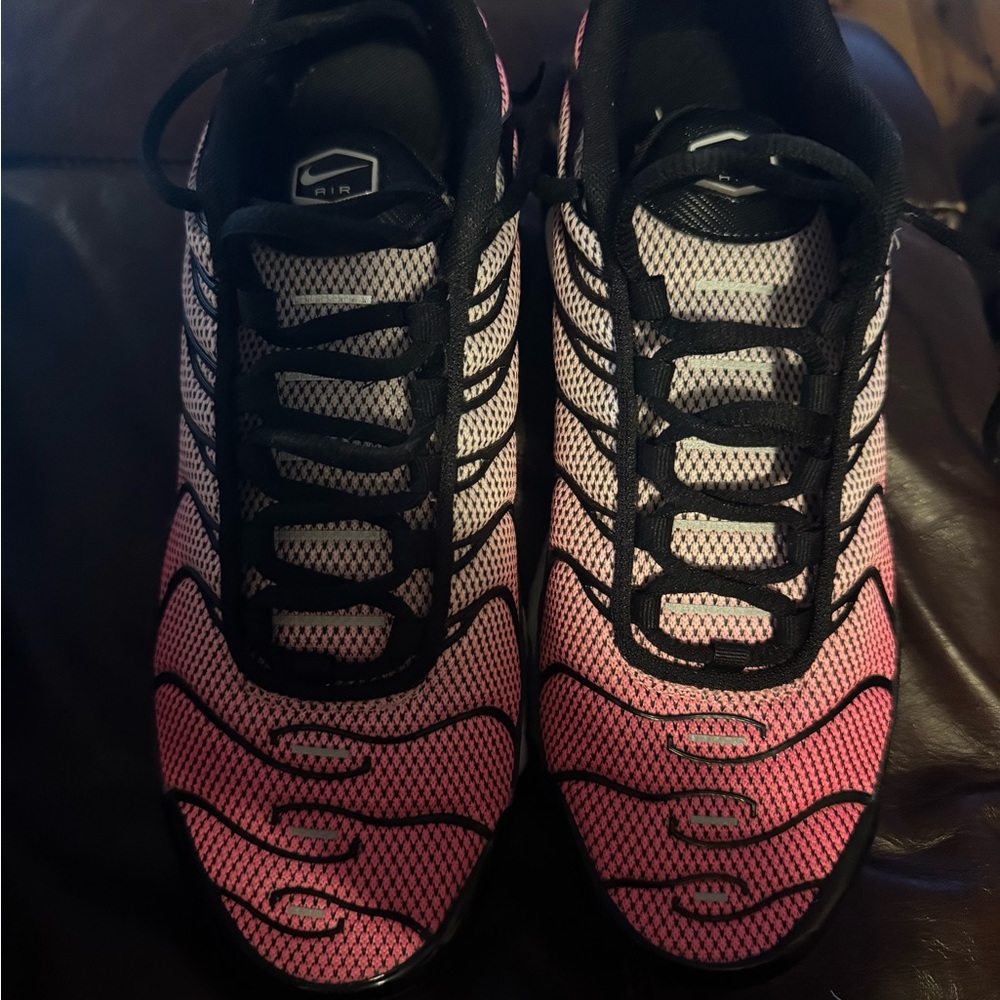 Nike Men's Athletic Shoes - Black and Pink